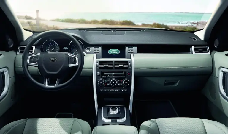 Land Rover Discovery Sport - Foto ufficiali - 32