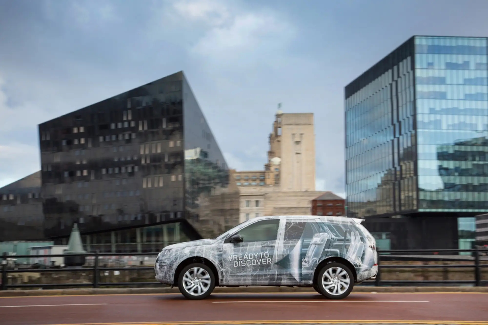 Land Rover Discovery Sport MY 2015 - Prime foto teaser - 1