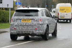 Land Rover Discovery Sport MY 2020 foto spia 4 gennaio 2019 - 14