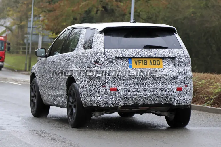 Land Rover Discovery Sport MY 2020 foto spia 4 gennaio 2019 - 7
