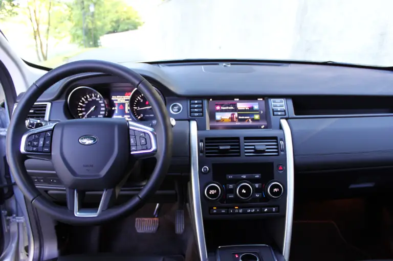 Land Rover Discovery Sport - Prova su strada 2016 - 15