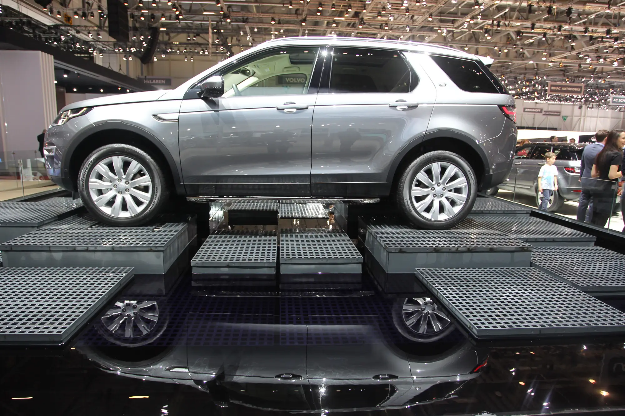 Land Rover Discovery Sport - Salone di Ginevra 2016 - 2