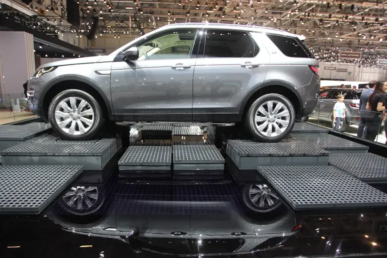 Land Rover Discovery Sport - Salone di Ginevra 2016 - 2
