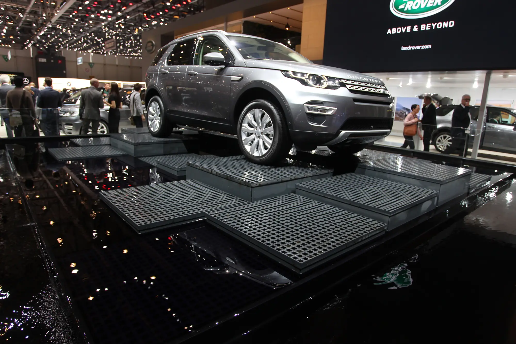 Land Rover Discovery Sport - Salone di Ginevra 2016 - 5