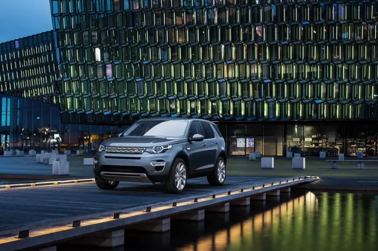 Land Rover Discovery Sport - 42