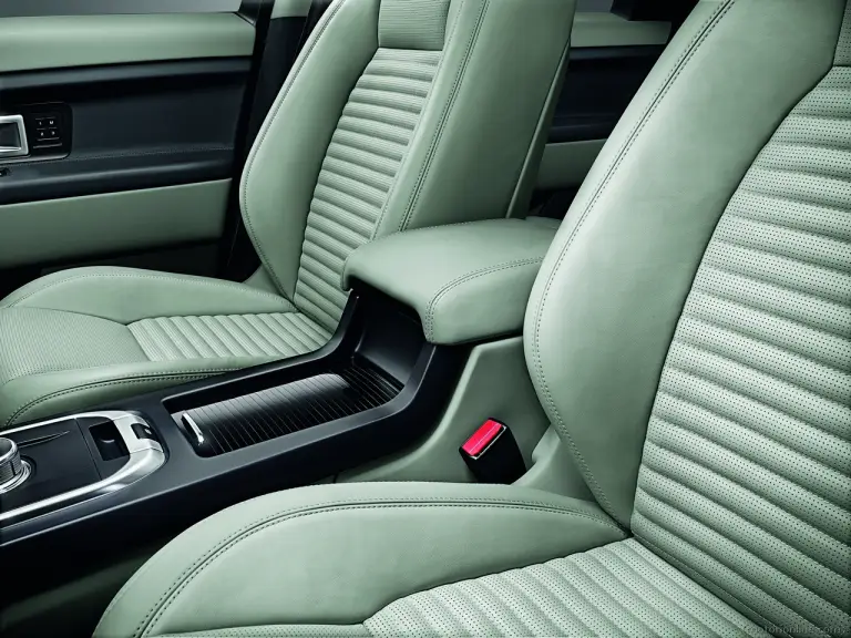 Land Rover Discovery Sport - 21