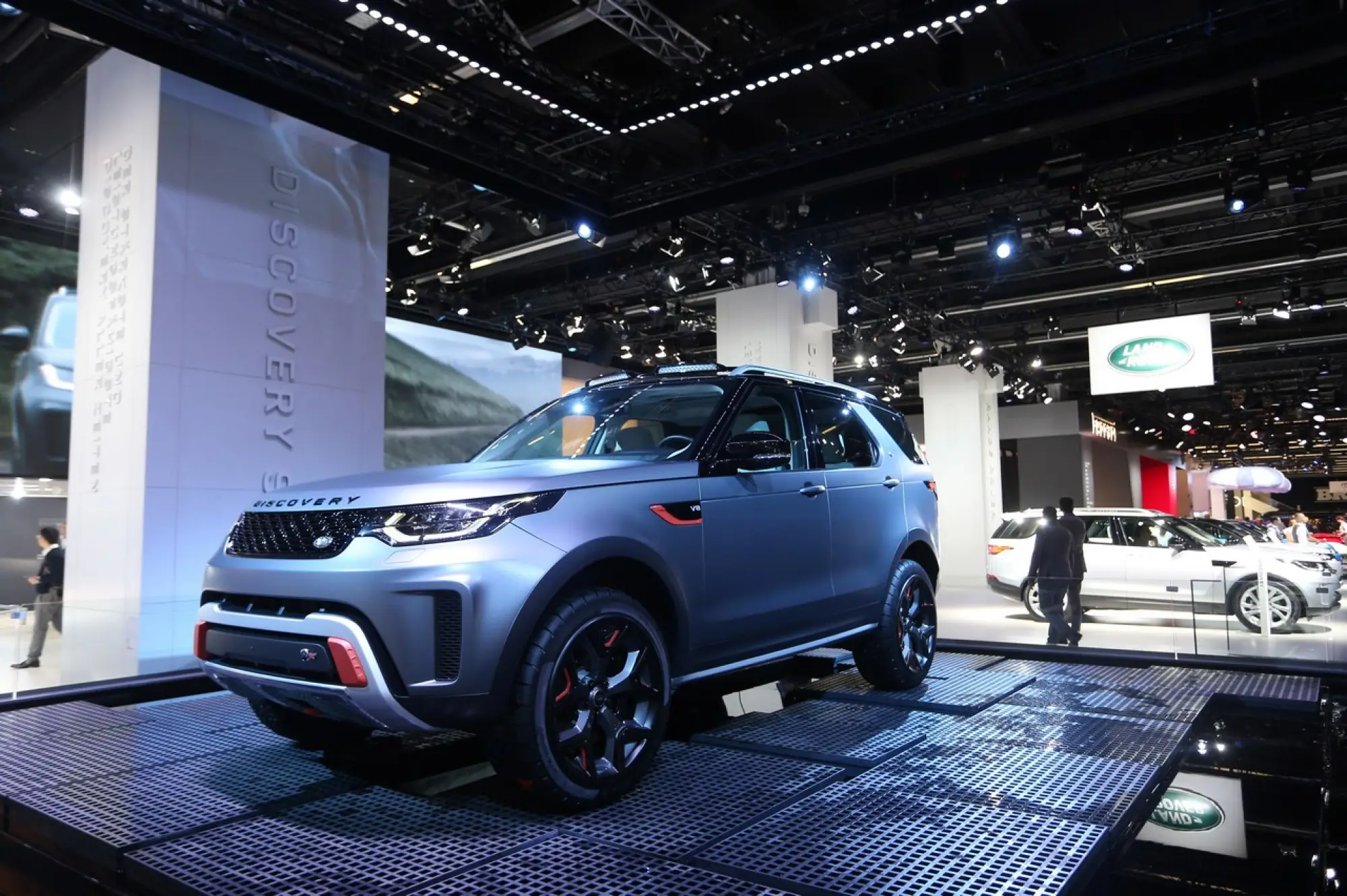 Land Rover Discovery SVX - Salone di Francoforte 2017 - 3