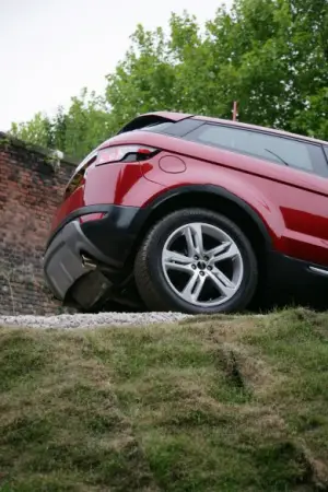 Land Rover Range Rover Evoque nuove foto ufficiali