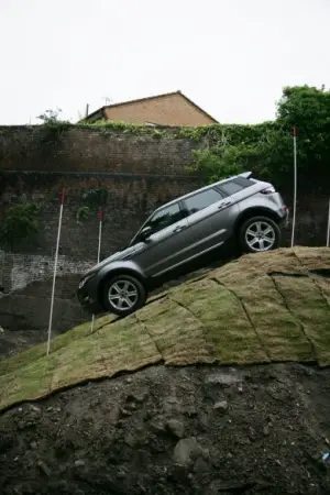 Land Rover Range Rover Evoque nuove foto ufficiali