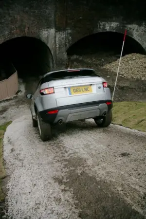 Land Rover Range Rover Evoque nuove foto ufficiali