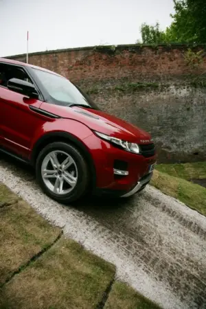 Land Rover Range Rover Evoque nuove foto ufficiali