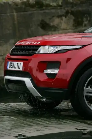 Land Rover Range Rover Evoque nuove foto ufficiali