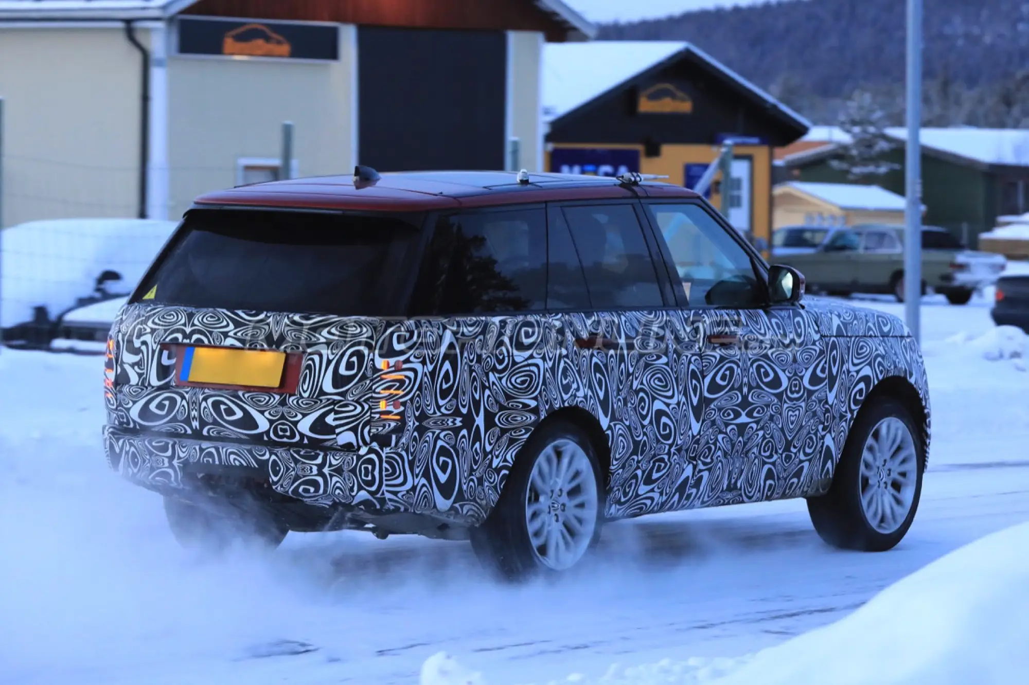 Land Rover Range Rover MY 2018 - Foto spia 21-02-2017 - 8