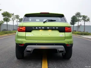 Landwind X7 - (Range Rover Evoque clone)  - 4