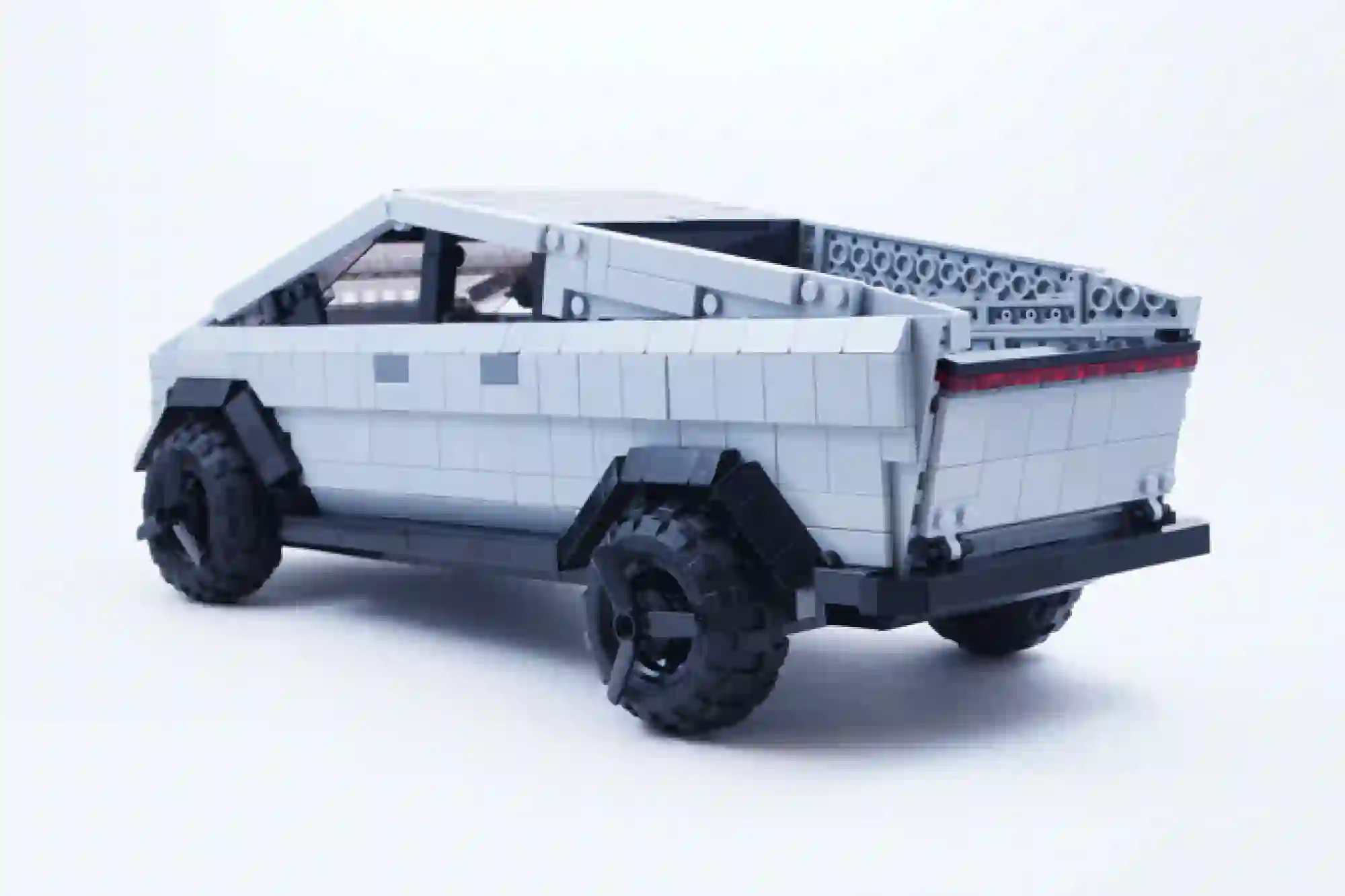 LEGO Tesla Cybertruck - 6