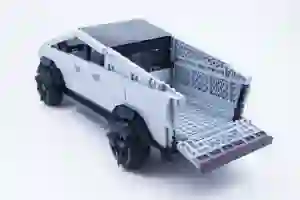 LEGO Tesla Cybertruck - 3