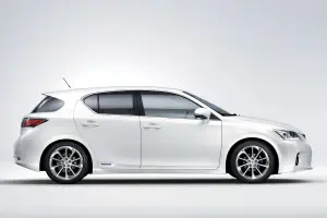 Lexus CT 200h 2011 - 13