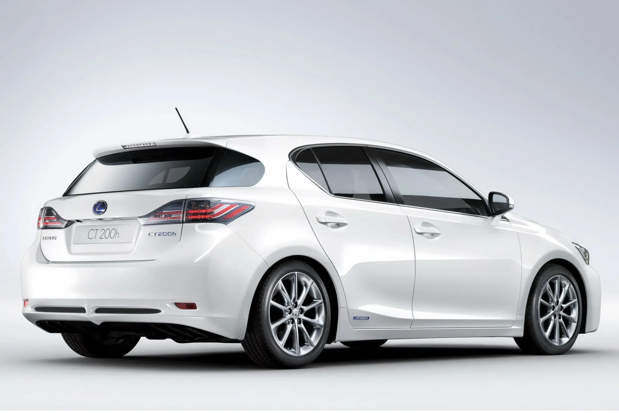 Lexus CT 200h 2011 - 16