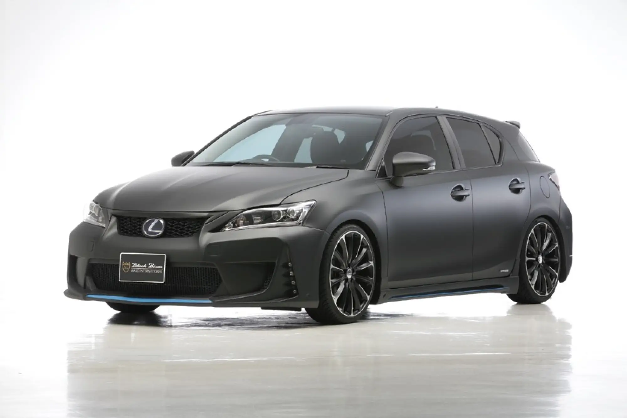 Lexus CT 200h by Wald International - 9