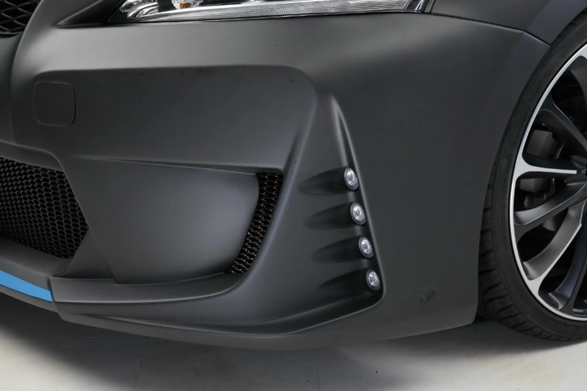 Lexus CT 200h by Wald International - 12