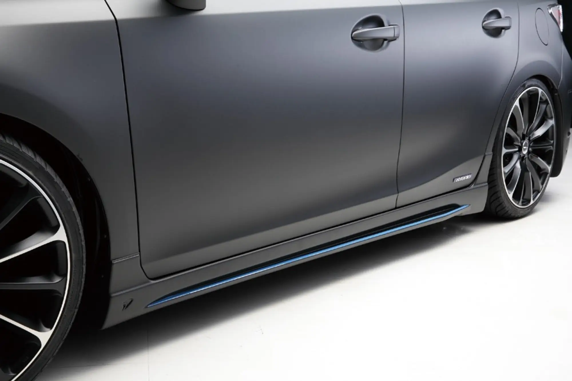 Lexus CT 200h by Wald International - 13