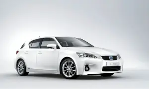 Lexus CT 200h - 13