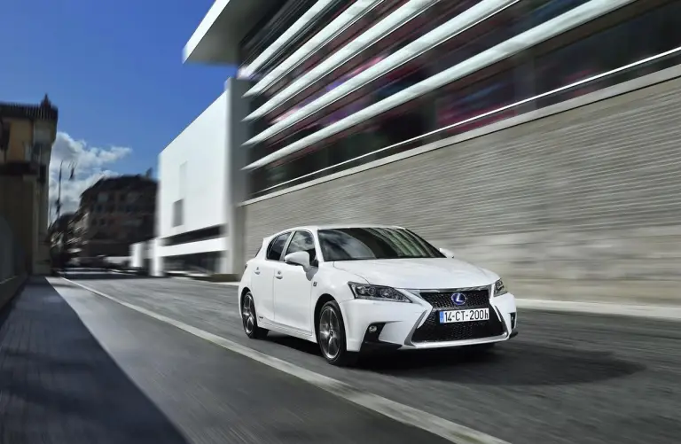 Lexus CT Hybrid 2014 - 21