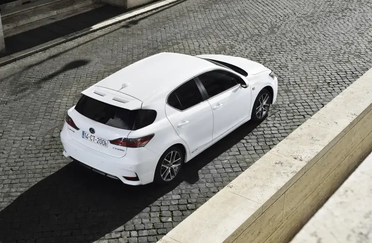 Lexus CT Hybrid 2014 - 25