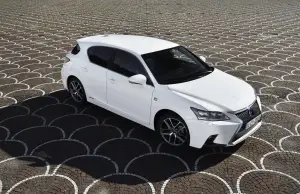 Lexus CT Hybrid 2014 - 32