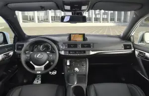 Lexus CT Hybrid 2014 - 43
