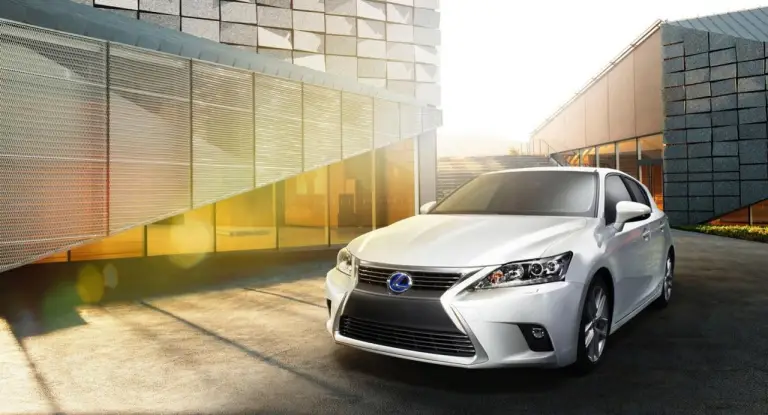 Lexus CT200h restyling - 1