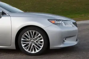 Lexus ES 2012 - 9