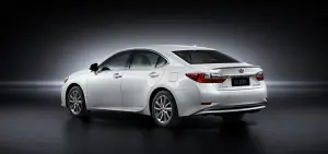 Lexus ES 2016