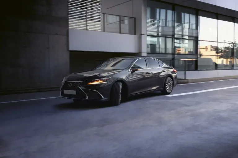 Lexus ES 2023 - Foto - 14