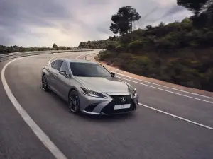 Lexus ES 2023 - Foto