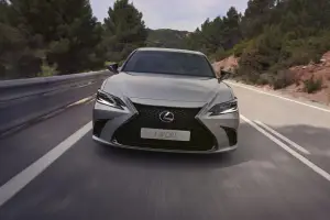 Lexus ES 2023 - Foto