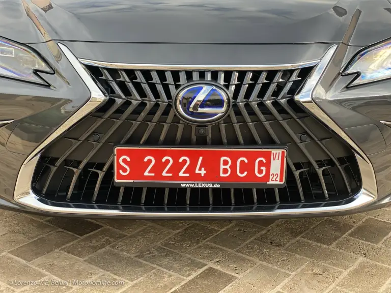 Lexus ES 300h 2021 - Primo contatto - 8