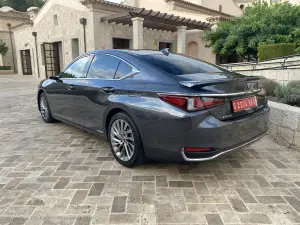 Lexus ES 300h 2021 - Primo contatto