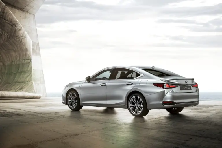 Lexus ES Hybrid - apertura degli ordini - 10