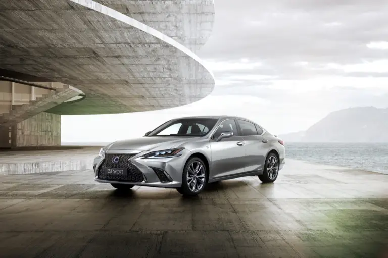 Lexus ES Hybrid - apertura degli ordini - 11