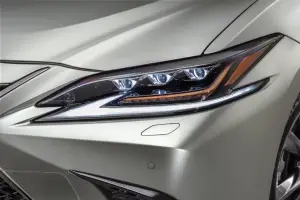 Lexus ES Hybrid - apertura degli ordini - 17