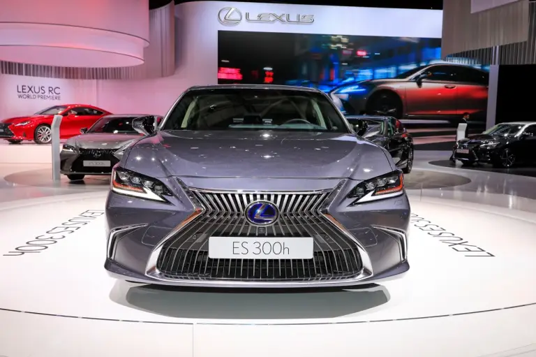 Lexus ES - Salone di Parigi 2018 - 3