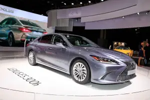 Lexus ES - Salone di Parigi 2018