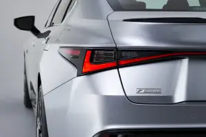 Lexus IS 2021 - Foto ufficiali - 10