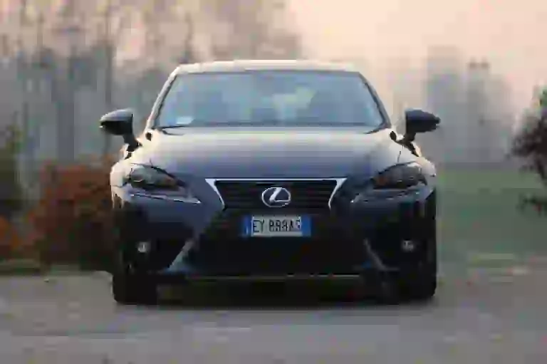 Lexus IS 300H Prova su strada 2016 - 7