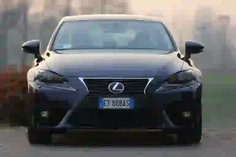 Lexus IS 300H Prova su strada 2016 - 9