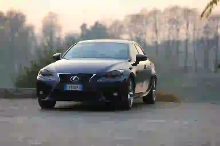 Lexus IS 300H Prova su strada 2016 - 10