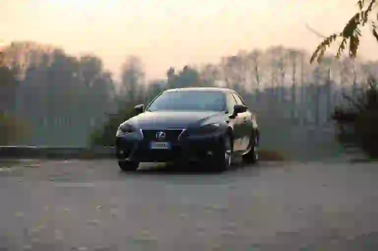 Lexus IS 300H Prova su strada 2016 - 12