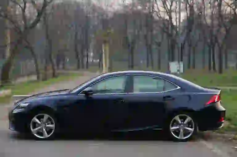 Lexus IS 300H Prova su strada 2016 - 29