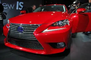 Lexus IS 300h - Salone di Detroit 2013